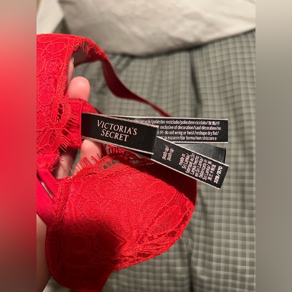 Red cherry shine strap push-up VS bra - Picture 5 of 17